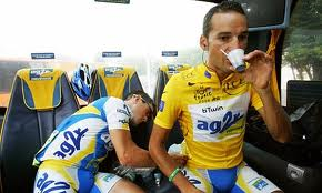 Ingestión de Cafeína y Potencia en el Ciclismo en un Estado Normal o de Baja Disponibilidad de Glucógeno Muscular.