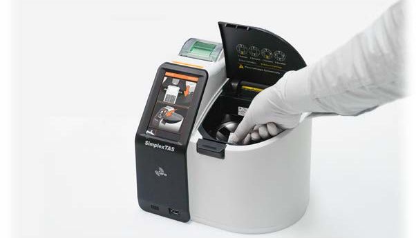 Analizador autom�tico SimplexTAS 101 para medici�n de Creat�n Quinasa (CK), Prote�na C Reactiva (PCR) y otros par�metros