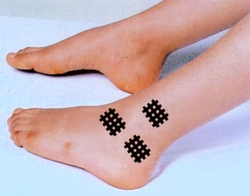 kinesiology tape vendaje neuromuscular cross tape