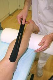 Imagen referida al Vendaje Neuromuscular kinesiology tape vendaje neuromuscular manual aplicaciones